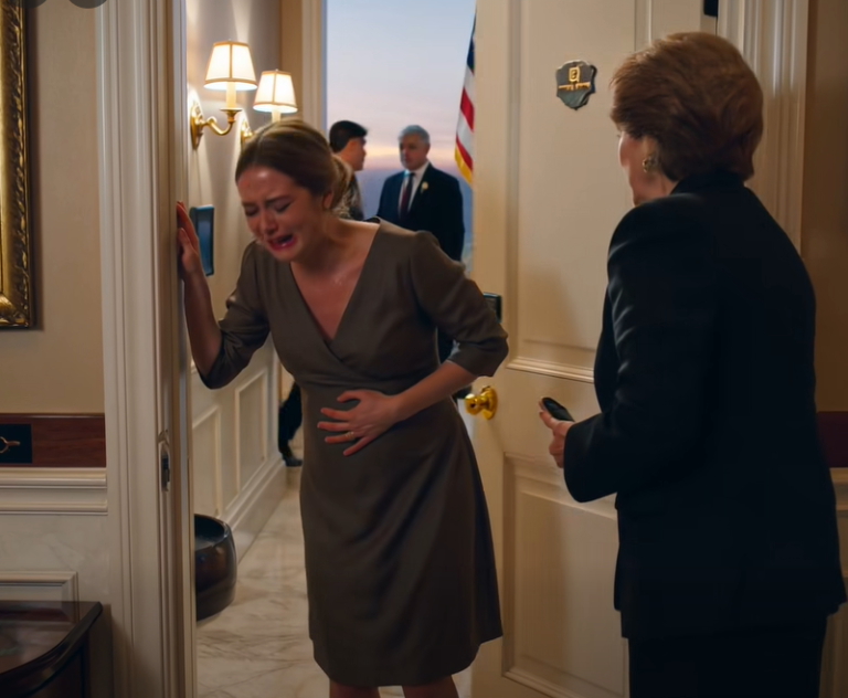 Une heure avant le mariage de ma belle-sœur, j'ai commencé à avoir des contractions. Ma belle-mère m'a pris mon téléphone et m'a enfermée dans la salle de bain, en me disant de patienter un peu pour ne pas lui voler la vedette et gâcher sa journée. Quelques heures plus tard, je me suis réveillée à l'hôpital et ma belle-mère me suppliait de ne pas porter plainte. Mais alors là, elle a pâli quand mon mari lui a annoncé la nouvelle !