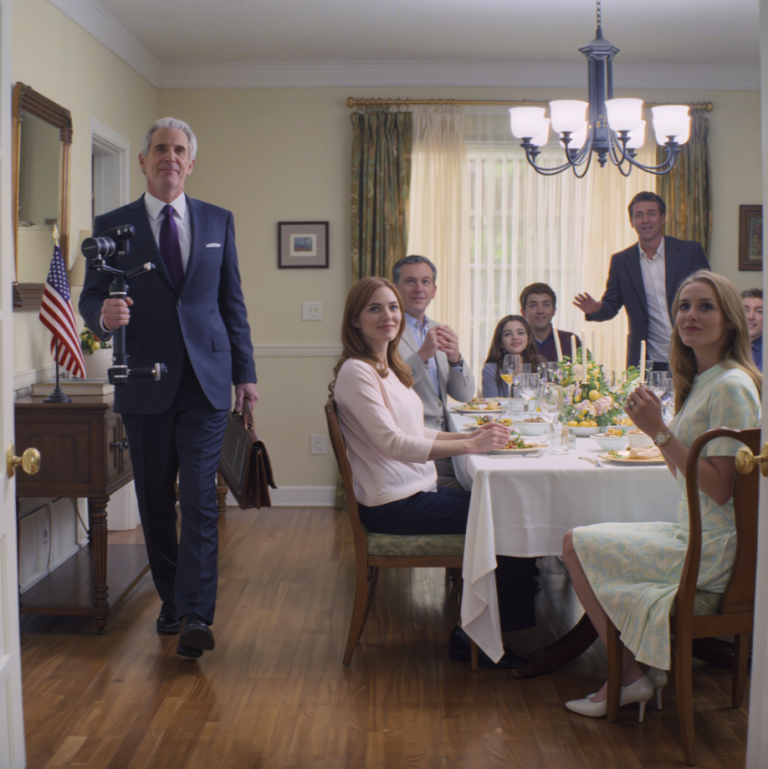 « Ma famille s'est moquée de moi parce que j'étais fauché à Pâques, en faisant des blagues plus acerbes que des petits pains. Je suis resté silencieux et j'ai juste demandé le sel. Puis le président de la banque est entré, m'a regardé droit dans les yeux et a dit : « Ravi de vous voir, actionnaire important… »