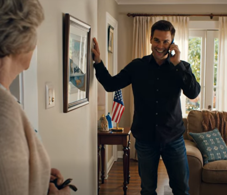 « Mon fils a souri et a dit qu'il pouvait imaginer ma tête quand j'ai découvert que mon argent avait disparu, car il l'avait transféré sur le compte de sa femme. Mais quand il est entré dans la maison, il m'a vue assise là, calme. Je l'ai regardé et j'ai dit : « Je sais tout, mon chéri. Et j'ai aussi des nouvelles pour toi… » »