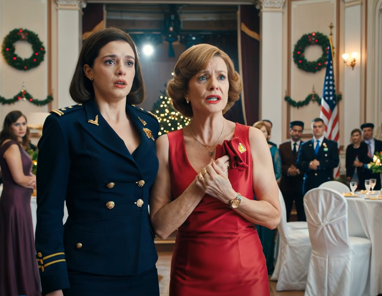 Ma belle-mère m'a arraché la broche dorée de mon uniforme. « Tu l'as volée ! » a-t-elle hurlé. « Tu n'as pas le droit de porter ça ! » Elle l'a brandie. Un vétéran me l'a reprise des mains. « Madame… Ce sont des ailes de pilote de Normandie. » « Enlevez ça de ma vue ! »