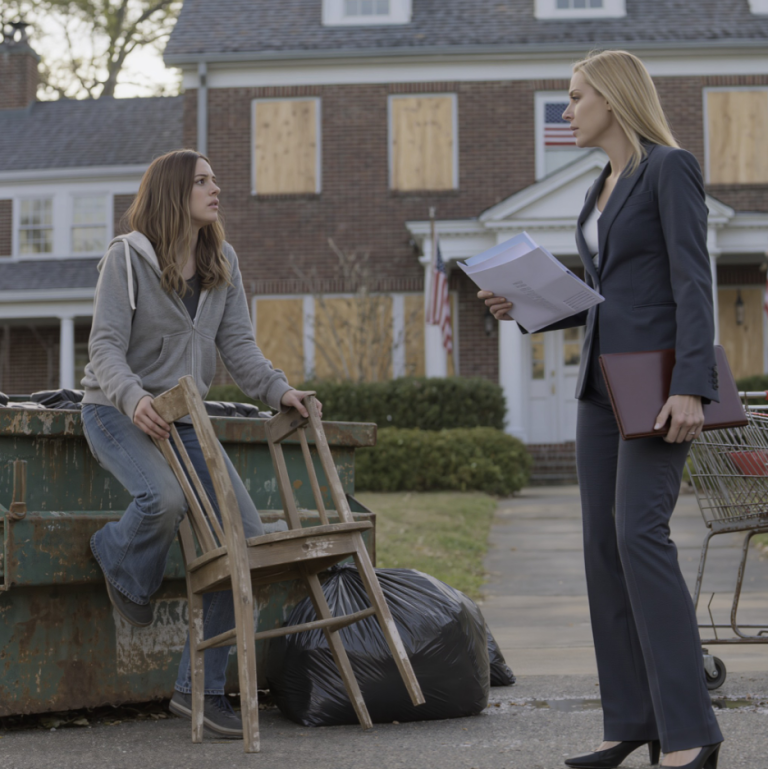 Après mon divorce, je me suis retrouvée sans domicile fixe jusqu'à ce qu'un inconnu me demande : « Êtes-vous Sophia ? Vous venez d'hériter de 47 millions de dollars. » Après un divorce brutal