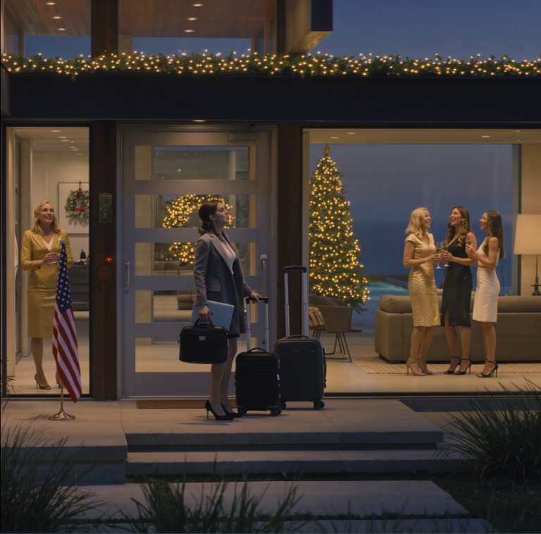 J'ai invité ma famille dans une « villa de rêve à 25 millions de dollars » juste pour voir leur réaction s'ils pensaient qu'elle pourrait un jour leur appartenir. En moins d'une heure, ils se moquaient de moi, saccageaient un tapis à 22 000 dollars et m'empêchaient d'entrer, comme si je n'avais rien à faire là. Alors, j'ai discrètement appelé la réception, fait annuler leur accès et les ai raccompagnés à la porte en leur disant simplement : « Détendez-vous. Ce n'était qu'un test. La vraie maison n'a jamais été à vous. »