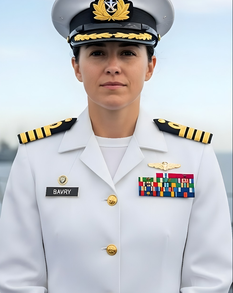 À Mariage de Mon Frère, Mon Père M’a Humiliée — Et Il S’est Étranglé en Entendant : « Contre-Amiral… »