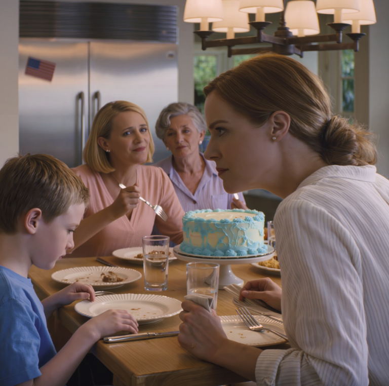 Ils ont humilié le gâteau de mon fils… sans savoir que j’étais traiteuse de luxe